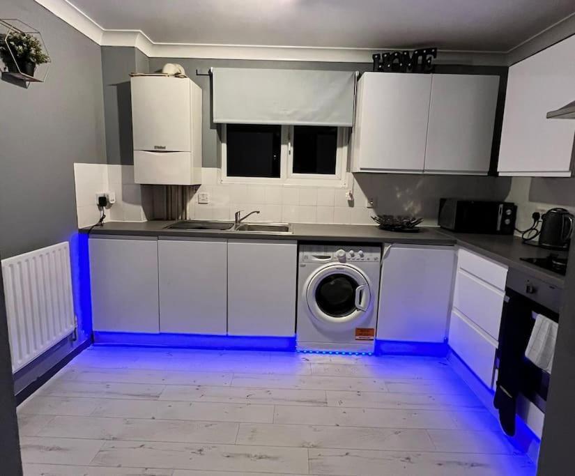 Lovely, Two Bedroom Apartment Central Location Londra Exterior foto