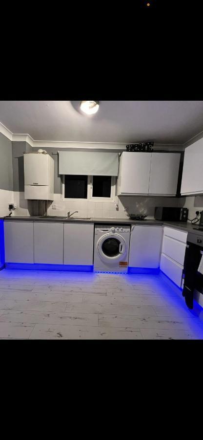 Lovely, Two Bedroom Apartment Central Location Londra Exterior foto
